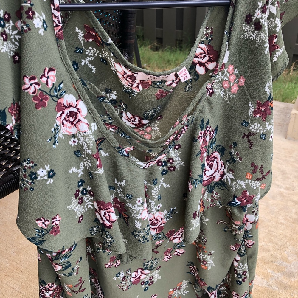 Flutter sleeve blouse